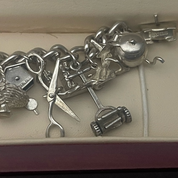 Elegant Silver Charm Bracelet - Picture 5 of 6